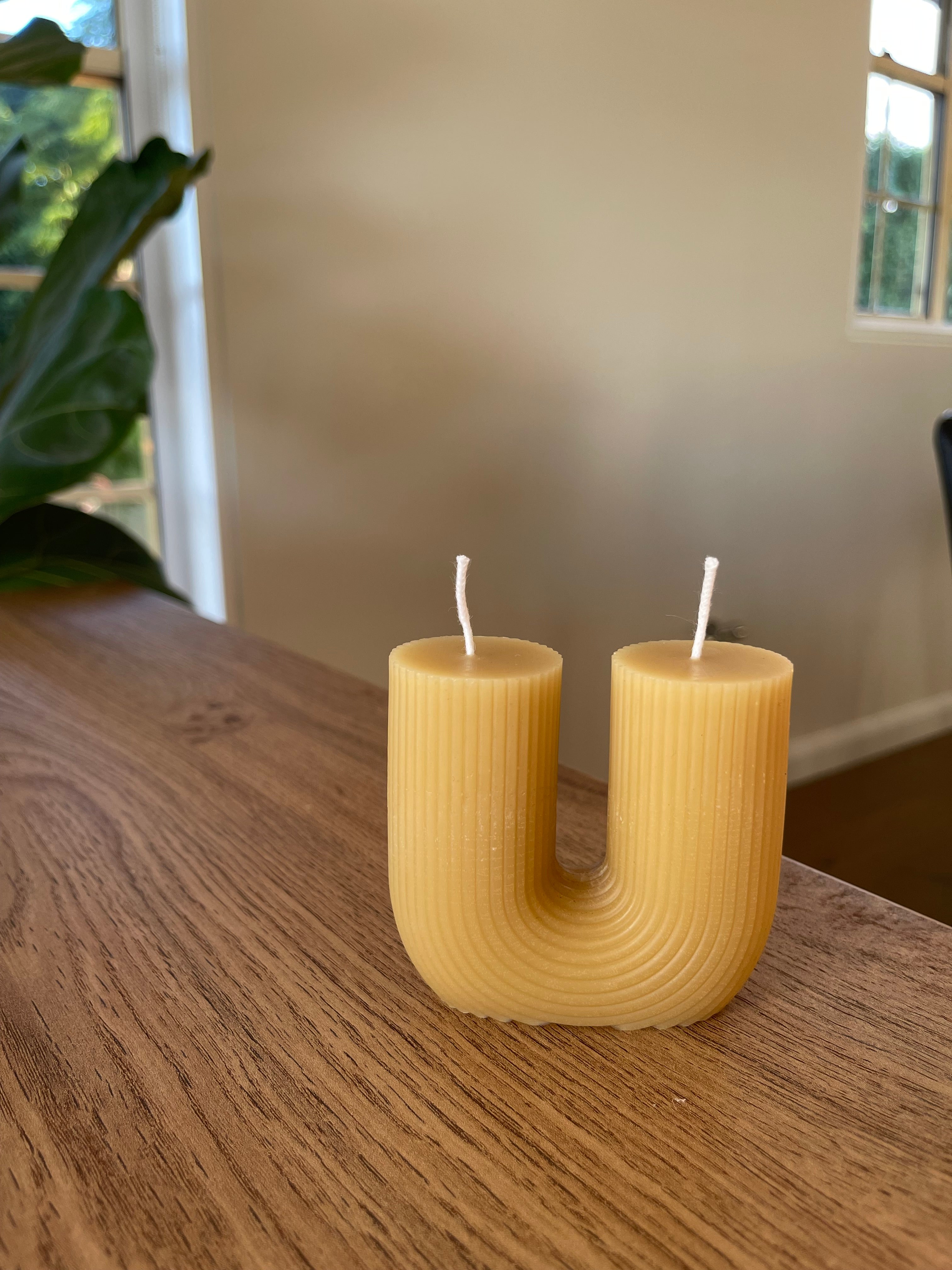 Ribbed U-Shaped Arch Beeswax Candle