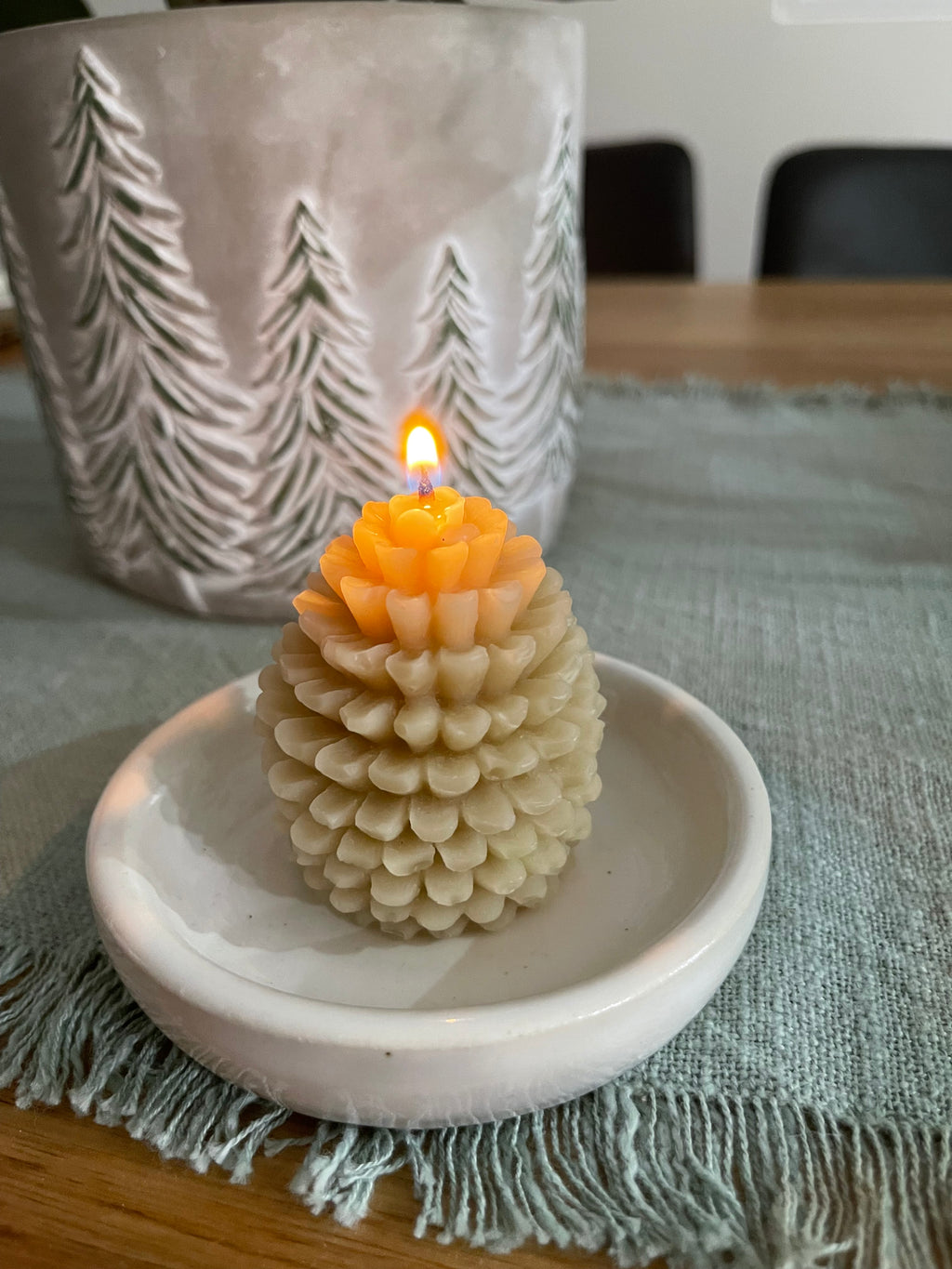 Handcrafted Pinecone Beeswax Candle – Natural Honey Scent, Rustic Décor