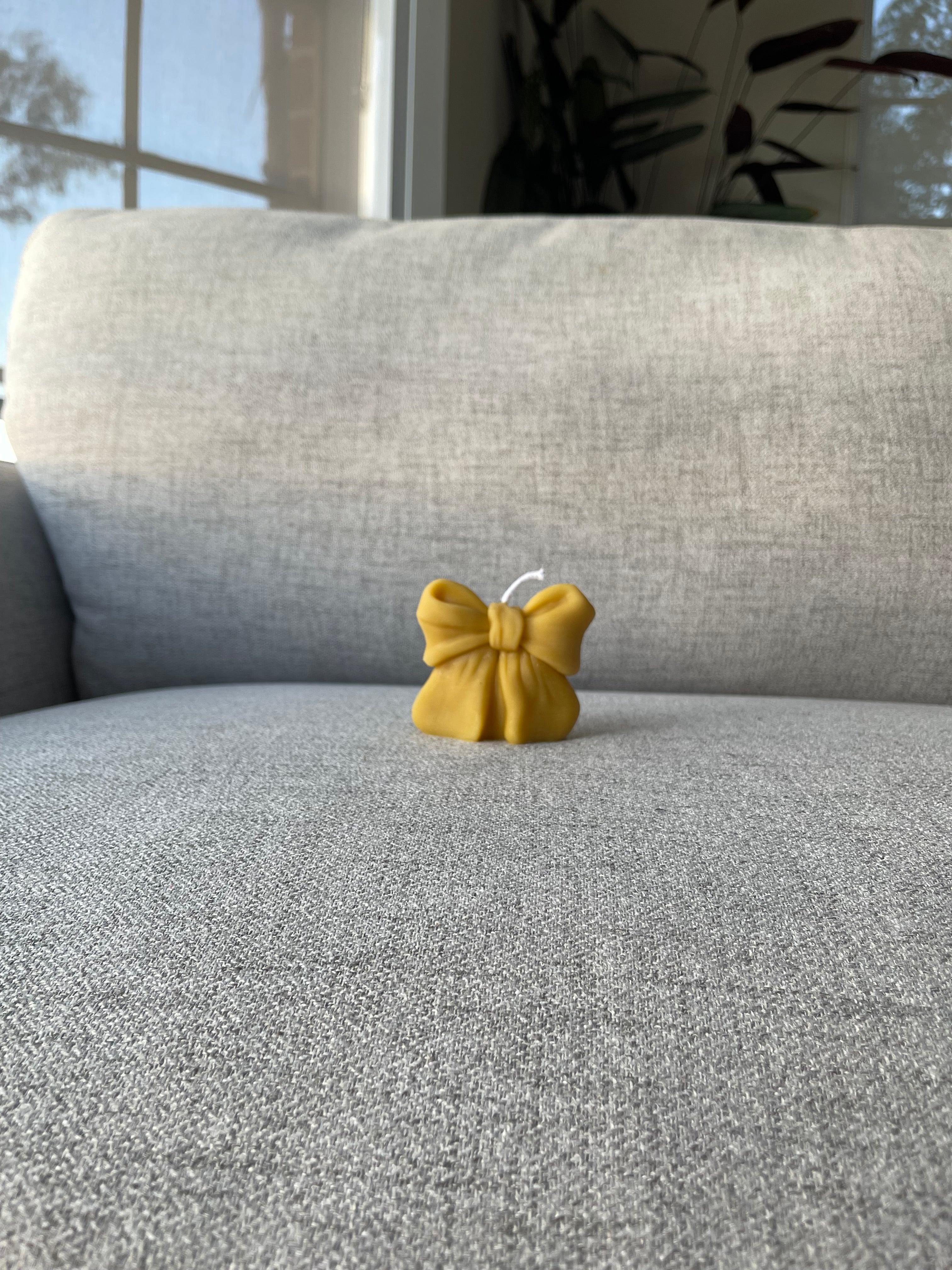 Handmade Pure Beeswax Bow Candle