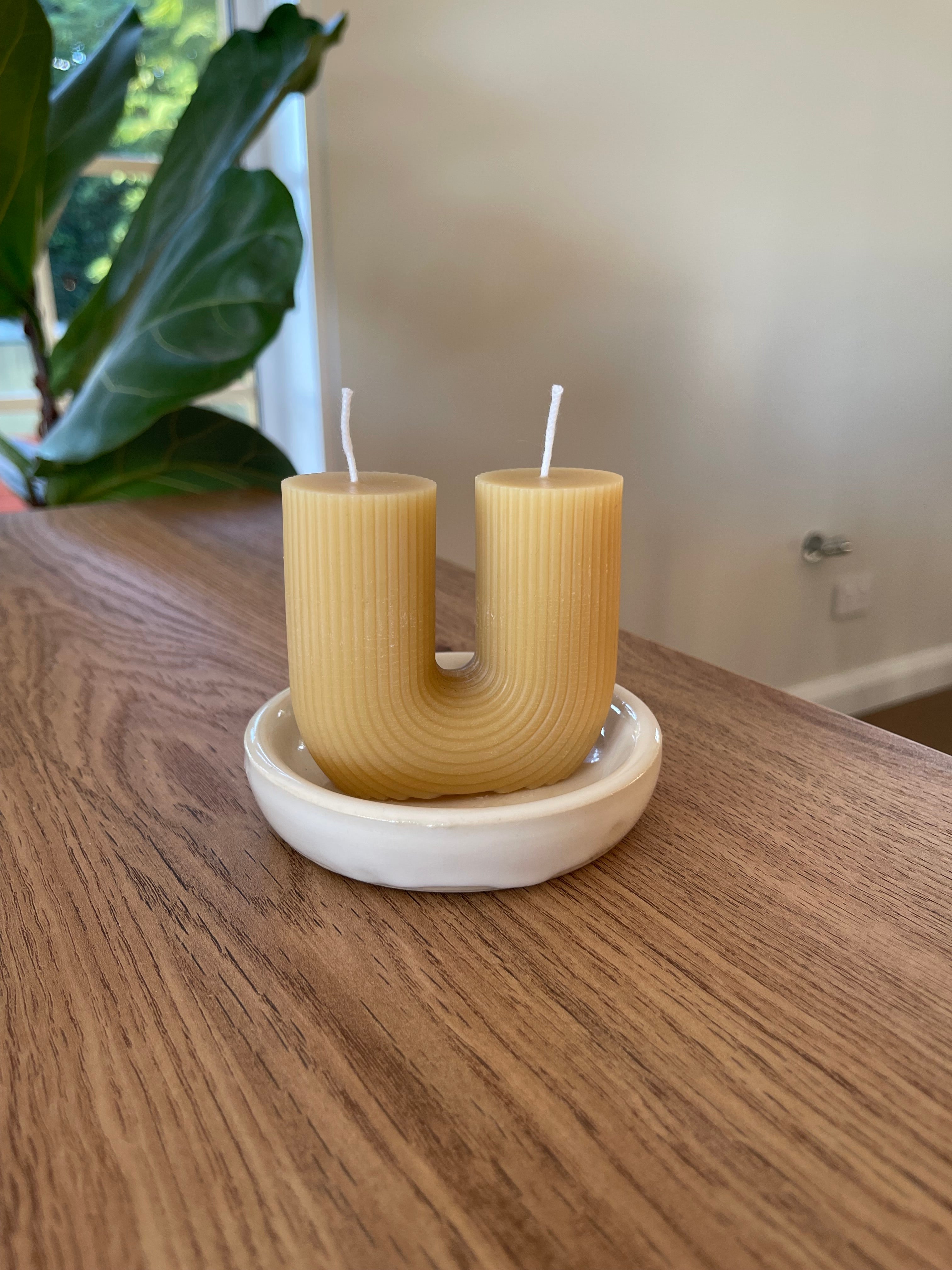 Ribbed U-Shaped Arch Beeswax Candle