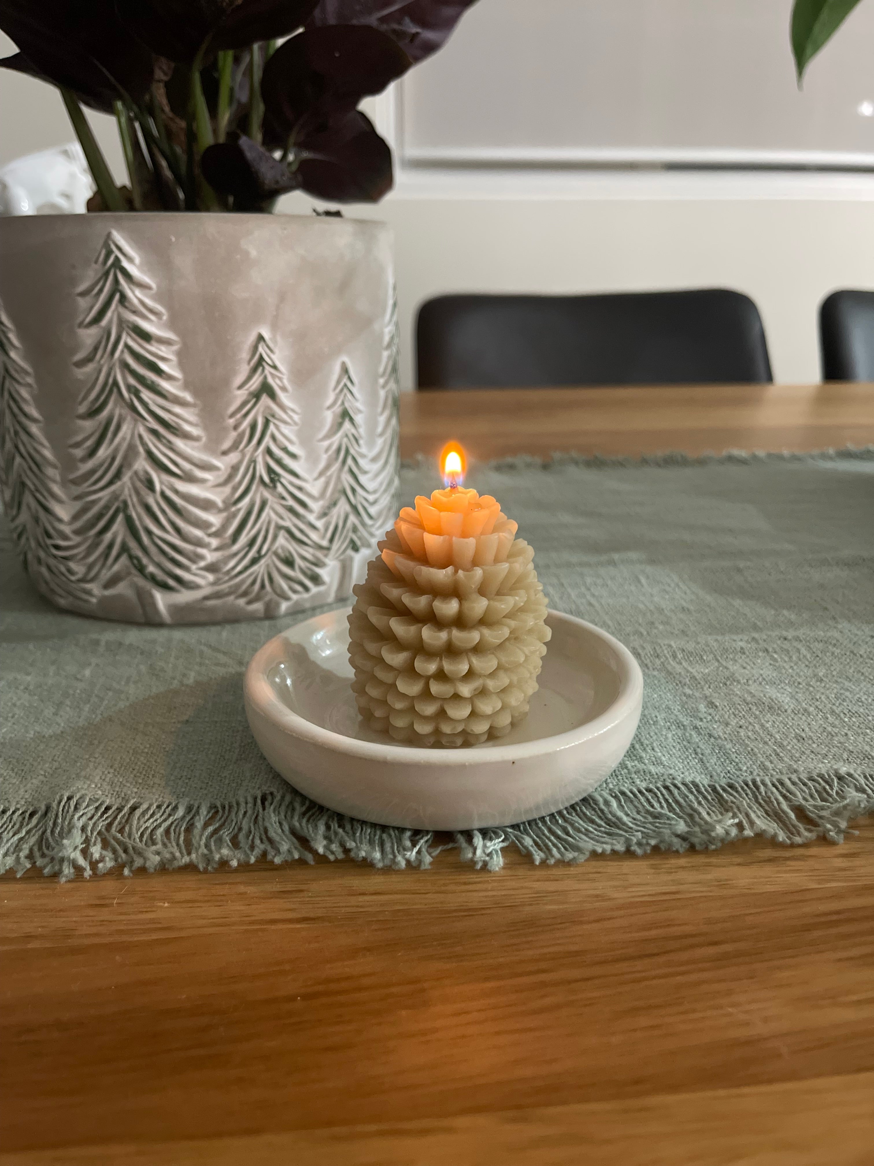 Handcrafted Pinecone Beeswax Candle – Natural Honey Scent, Rustic Décor