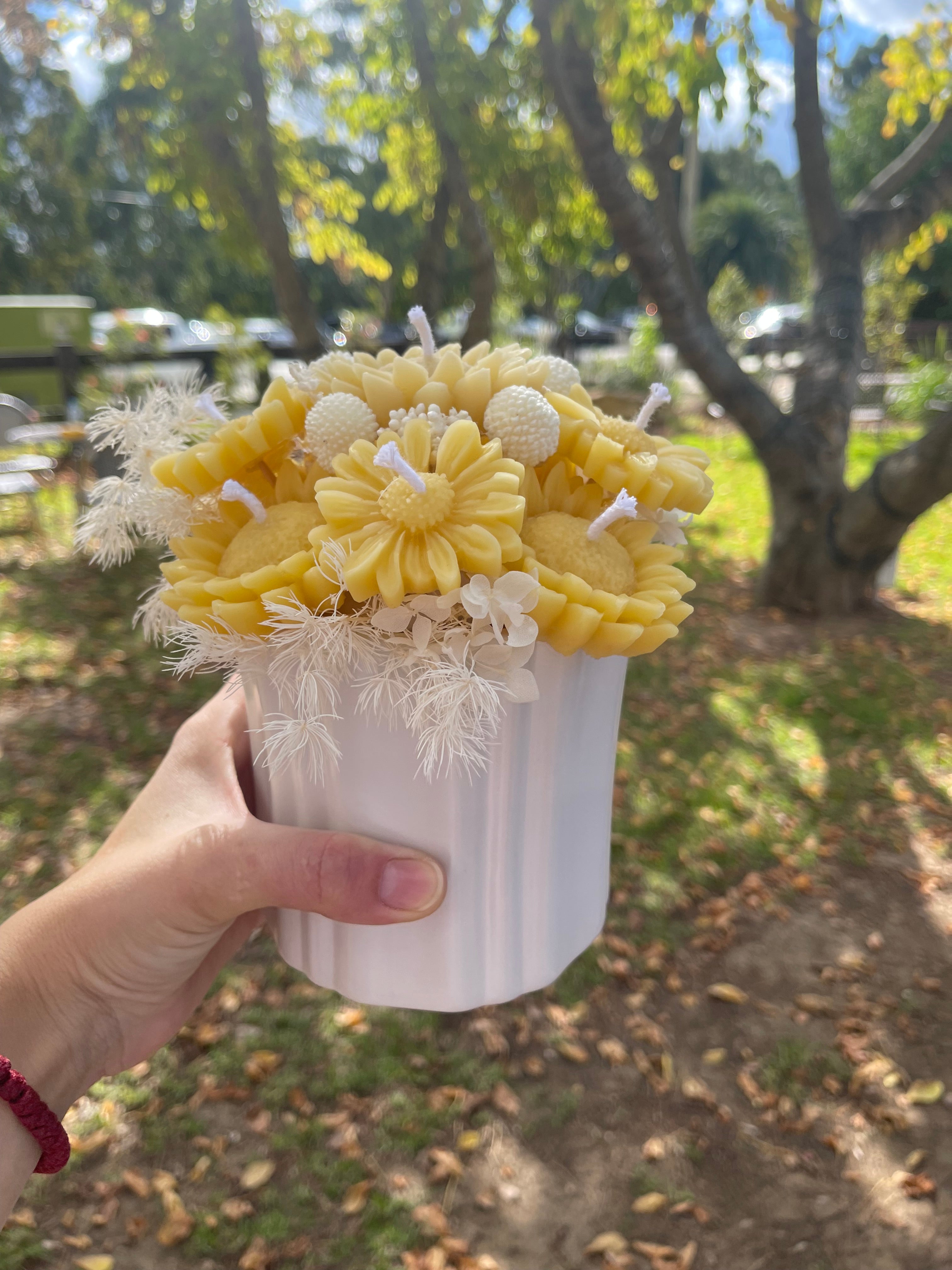 Handmade Beeswax Sunflower Candle Bouquet: Floral Home Dećor Gift