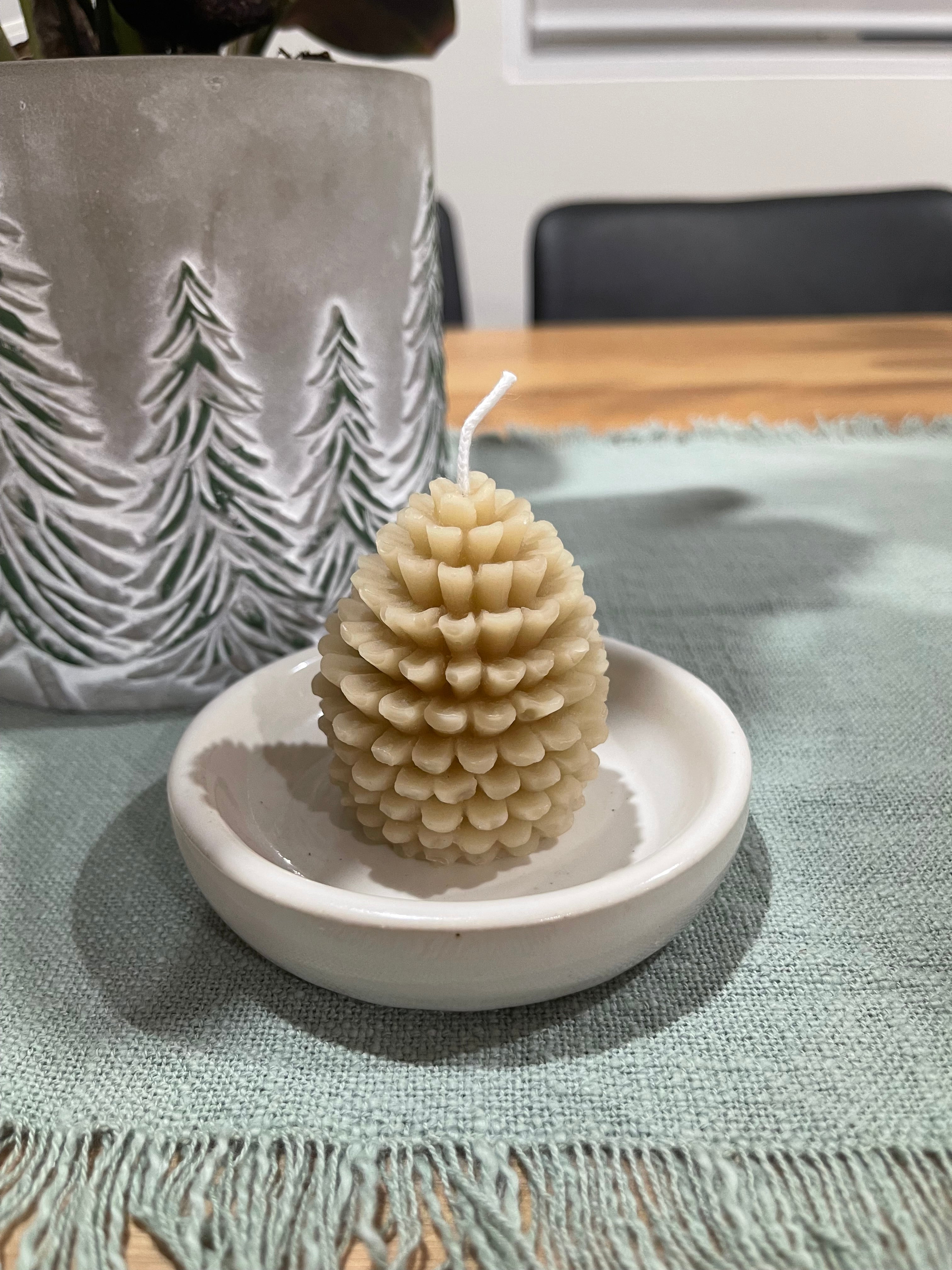 Handcrafted Pinecone Beeswax Candle – Natural Honey Scent, Rustic Décor