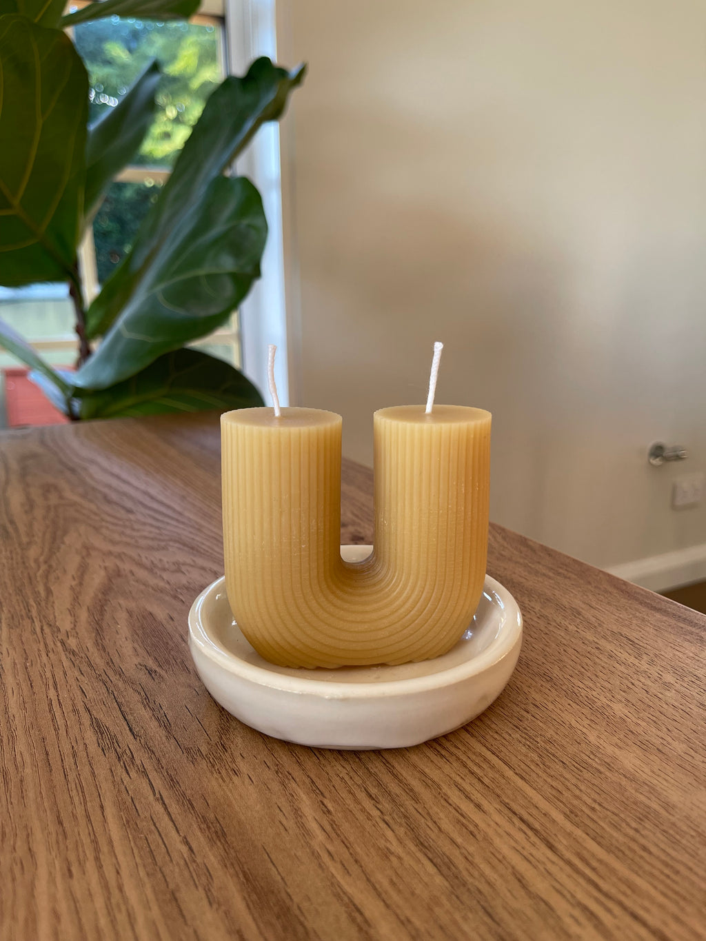 Ribbed U-Shaped Arch Beeswax Candle