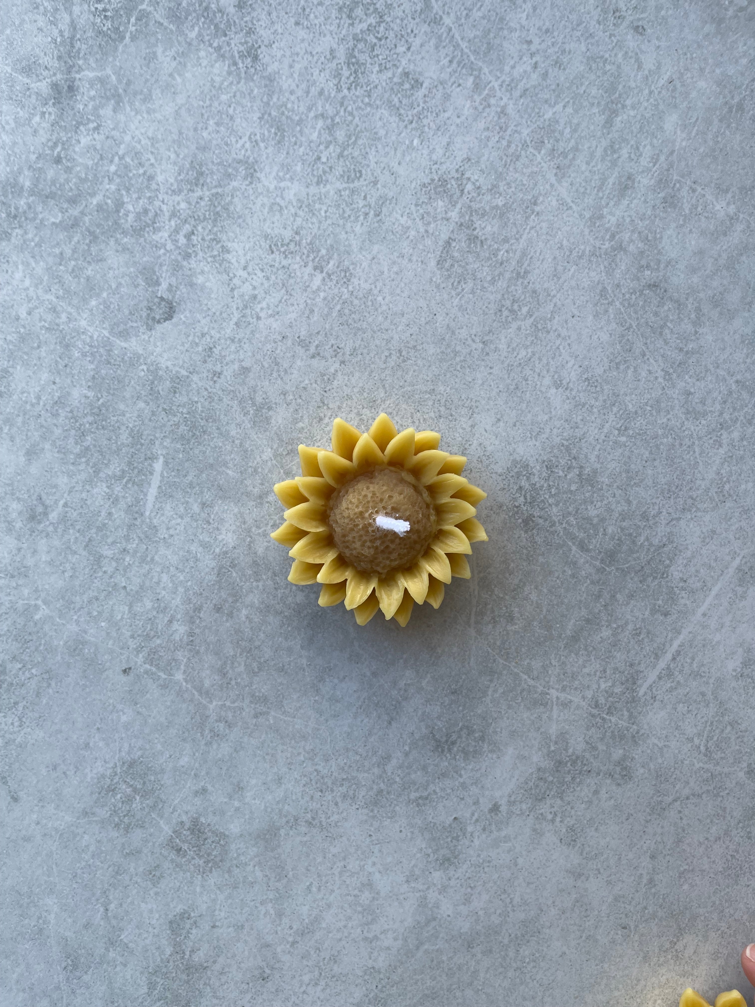 Beeswax Sunflower Candle